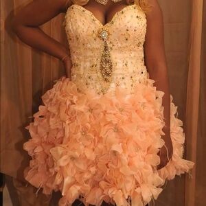 🤩 GORGEOUS 🤩 Jeweled and floral prom dress